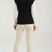 Chaleco de punto trenzado con cuello alto Wendy